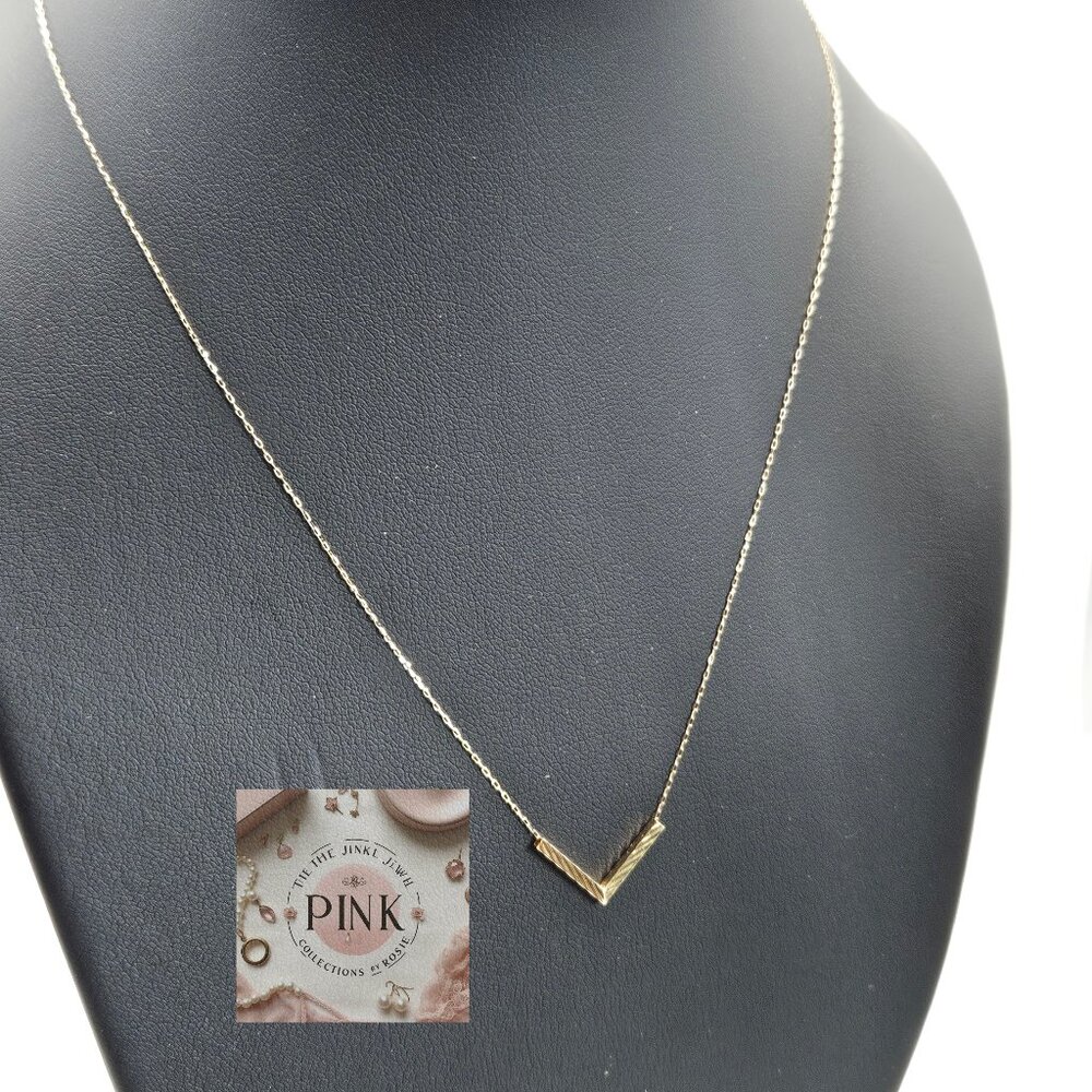SOLD New V necklace in K18 real Gold Stamped - Picture 1 of 5